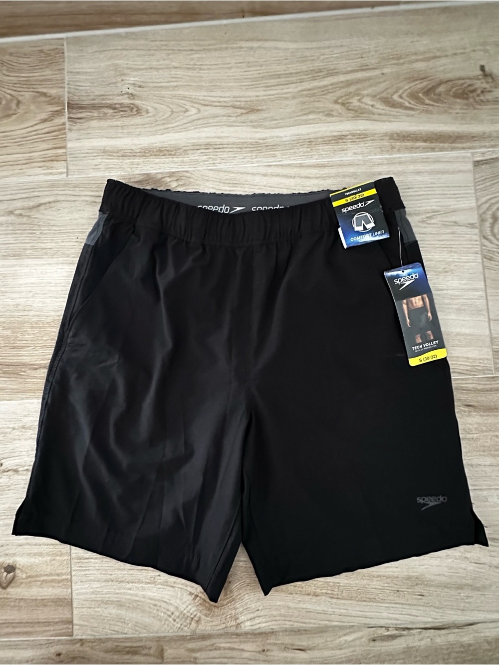 Speedo Men’s Swimshorts with comfort lining, size small.